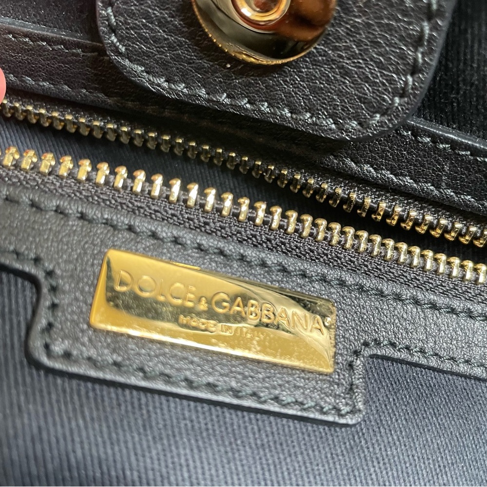 Dolce & Gabbana Black Elegant Tote - Picture 4 of 7